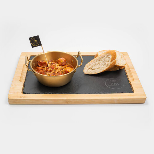 Currywurst mit Pommes